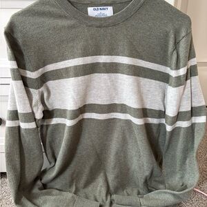 Old Navy Men's Olive and White Crewneck Sweater